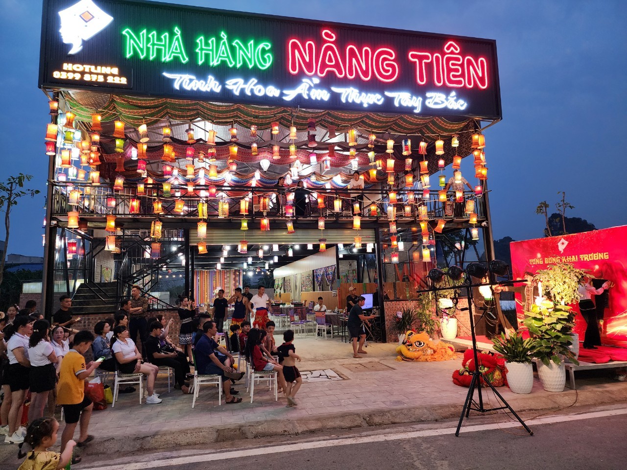 nha hang nang tien